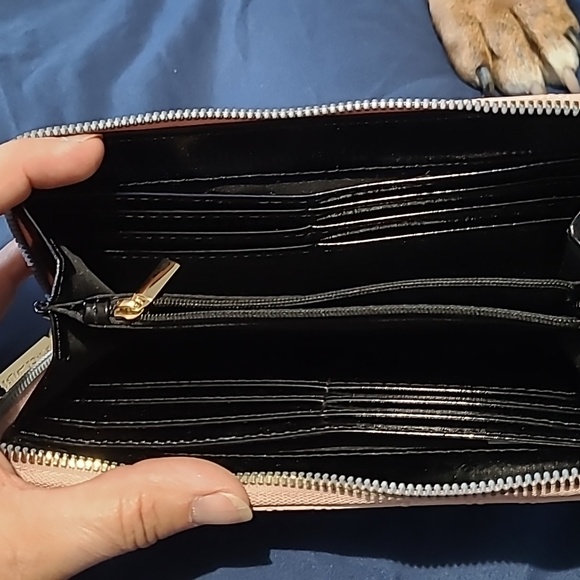 Betsey Johnson wallet - Picture 2 of 2